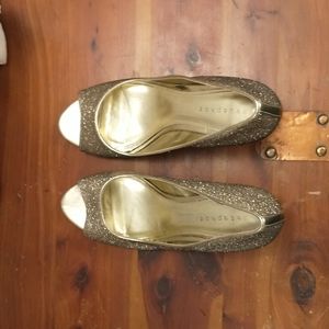 Gold sparkly kitten heels open toe size 8.5